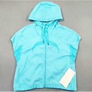 Lululemon sleeveless windbreaker